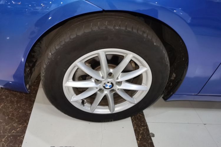 宝马2系旅行车 2018款 218i 时尚型车身外观6007