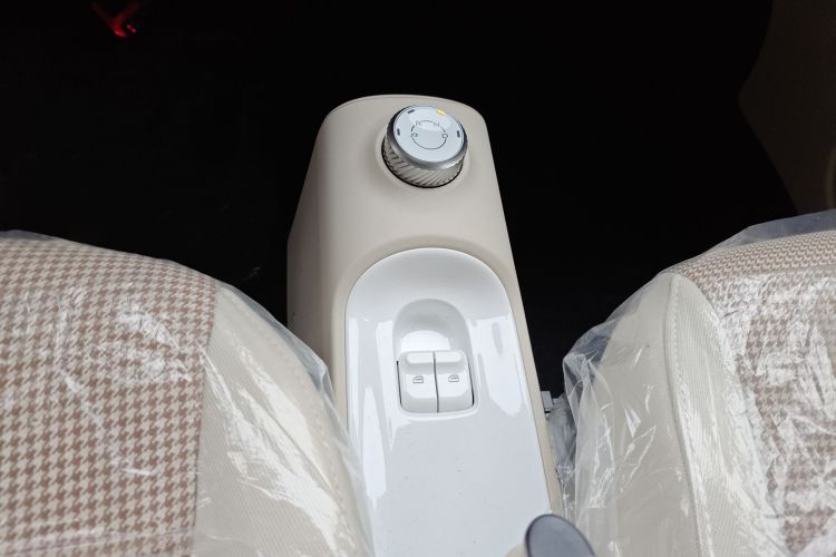 五菱汽车 宏光MINIEV 2024款 第三代 215km 青春版中控内饰18