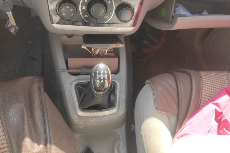 北汽威旺M20 2014款 1.5L标准型DAM15DL中控内饰18