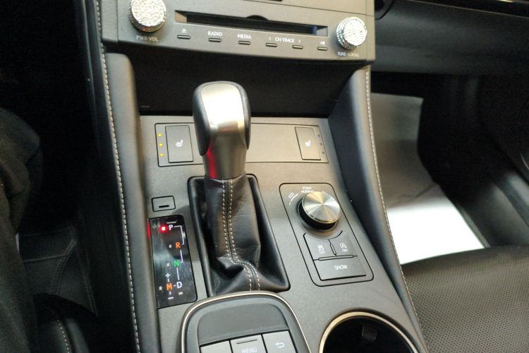 雷克萨斯RC 2016款 200t 锋尚版局部细节18