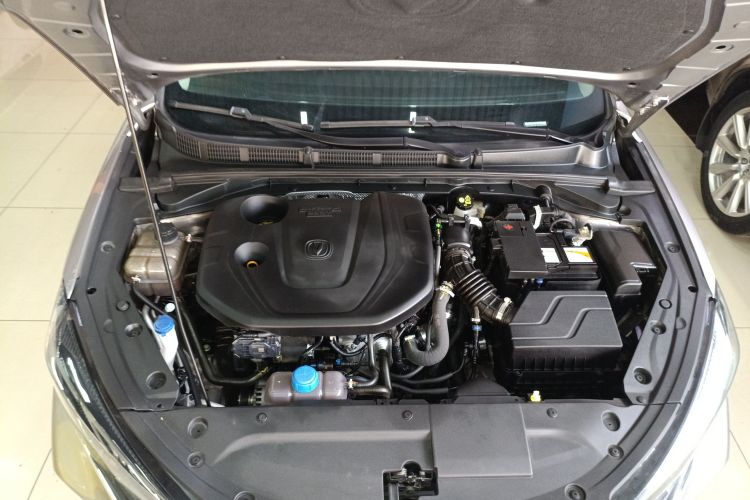 长安 逸动 2021款 PLUS 蓝鲸NE 1.4T GDI DCT旗舰型机舱底盘24