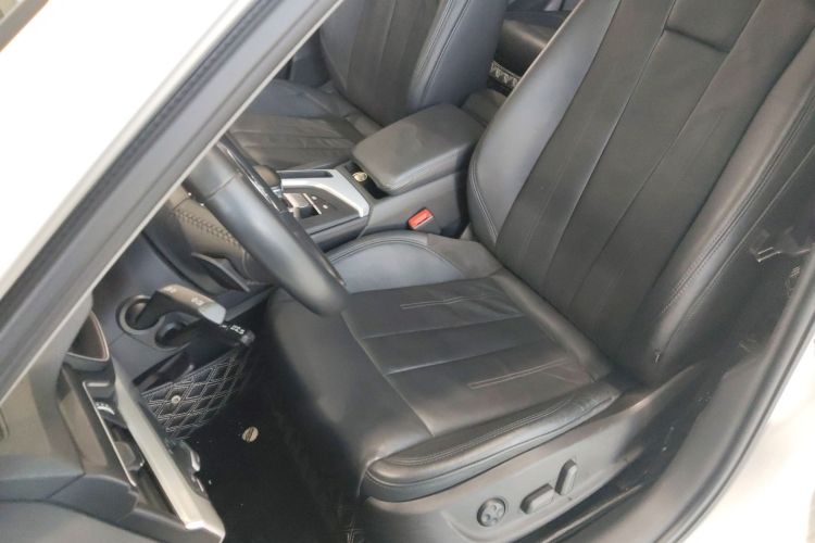 奥迪A4L 2018款 30周年年型 40 TFSI 时尚型局部细节19