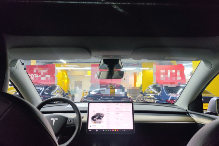 特斯拉 Model Y 2022款 后轮驱动版中控内饰22