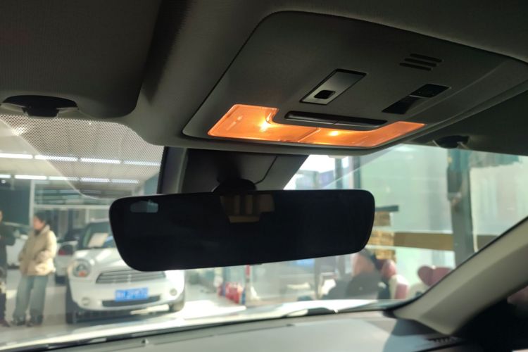 丰田 RAV4荣放 2018款 2.5L 自动四驱精英i版中控内饰22