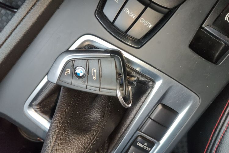 宝马1系 2017款 118i 时尚型中控内饰7001