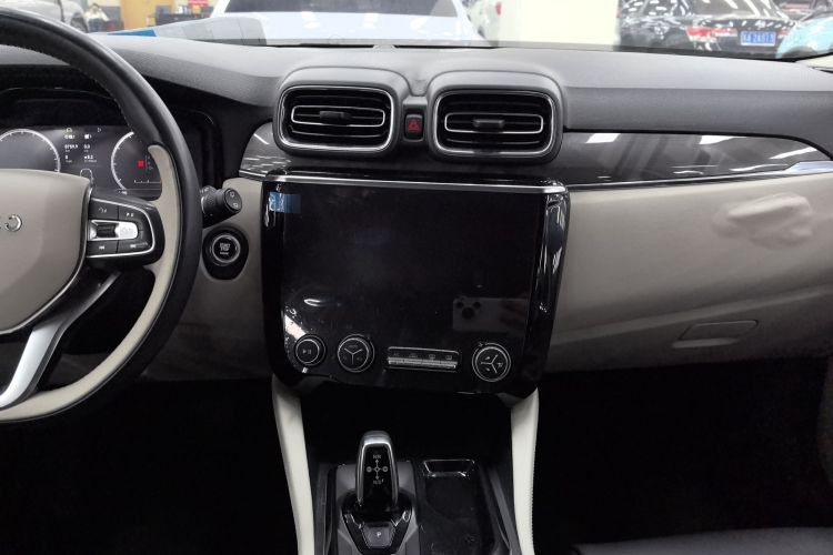 领克02 2019款 1.5T DCT两驱耀Pro版 国VI局部细节16