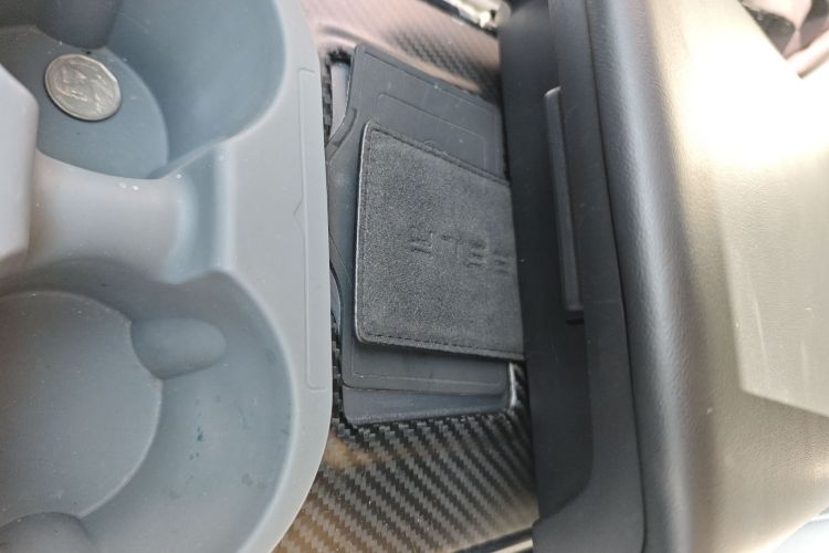 特斯拉 Model Y 2021款 标准续航后驱版中控内饰7001