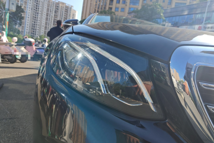 奔驰E级 2017款 E 300 L 豪华型车身外观6006