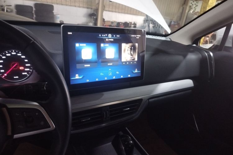 比亚迪 唐 2018款 2.0T 自动智联尊贵型 7座 国V中控内饰12