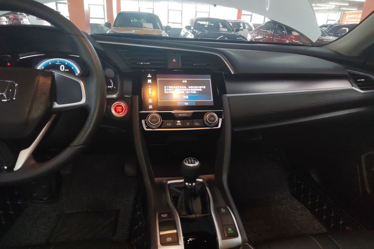 本田 思域 2016款 220TURBO 手动豪华版中控内饰16