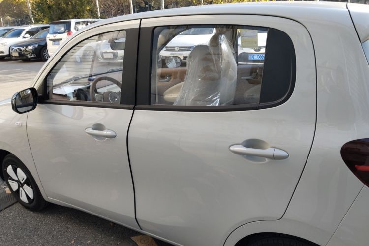 五菱汽车 宏光MINIEV 2025款 四门版 进阶款车身外观4