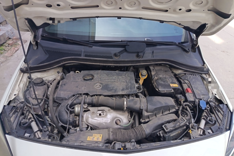 奔驰B级 2015款 B 200 动感型局部细节24