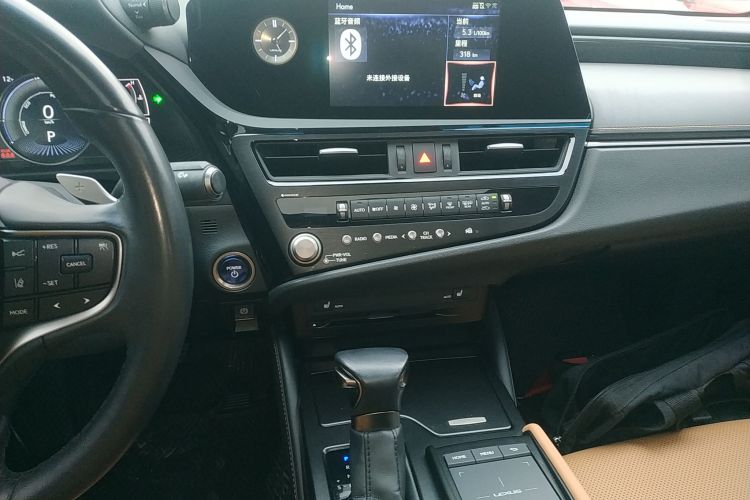 雷克萨斯ES 2021款 300h 卓越版局部细节16