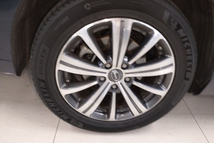 广汽传祺 传祺M8 2018款 320T 旗舰版车身外观6008