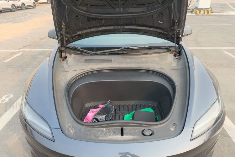 特斯拉 Model 3 2023款 后轮驱动版机舱底盘24