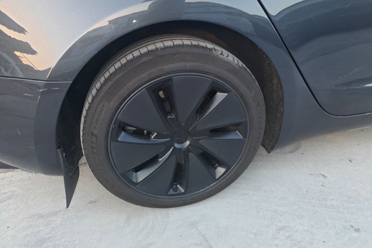 特斯拉 Model 3 2023款 后轮驱动版车身外观6004