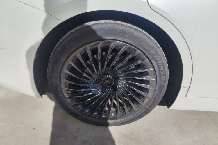 丰田 皇冠(进口) 2024款 2.5L 至尊版车身外观6008