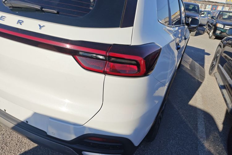 奇瑞 瑞虎8 2024款 荣耀版 230TCI 自动卓越版 7座车身外观6006