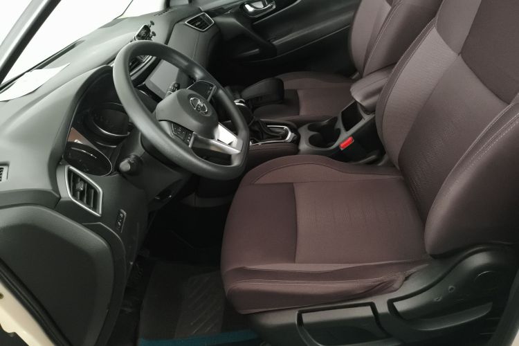 日产 逍客 2019款 2.0L CVT智享版中控内饰19