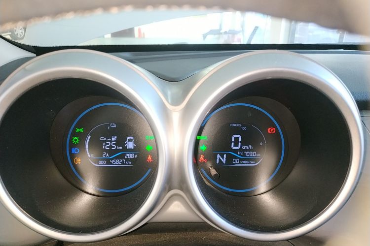 欧拉黑猫 2021款 301km 基础型中控内饰14