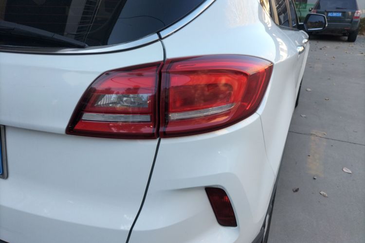 奔腾X80 2017款 1.8T 自动豪华型车身外观9