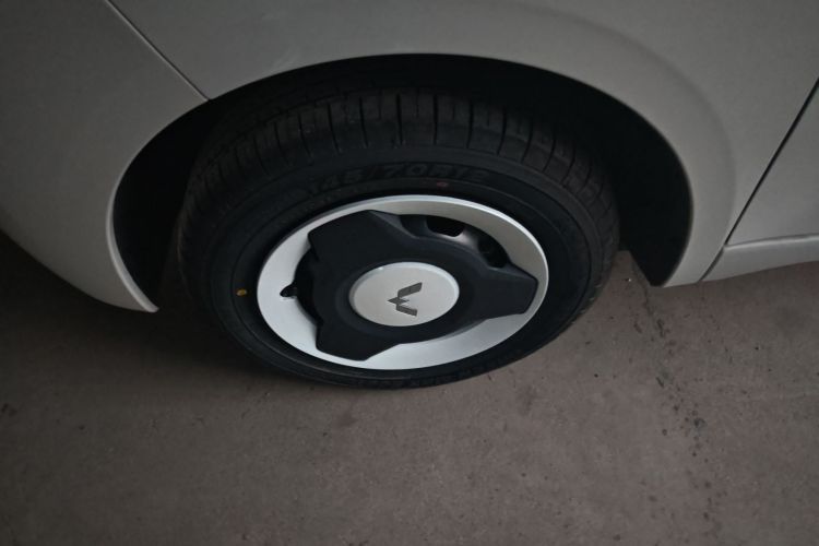 五菱汽车 宏光MINIEV 2024款 第三代 215km 青春版车身外观6005