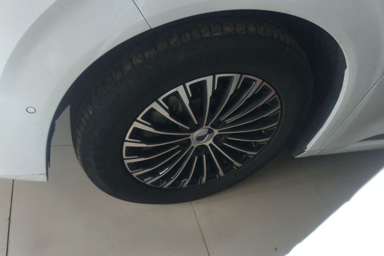 腾势D9 2022款 DM-i 970 四驱旗舰型车身外观6007