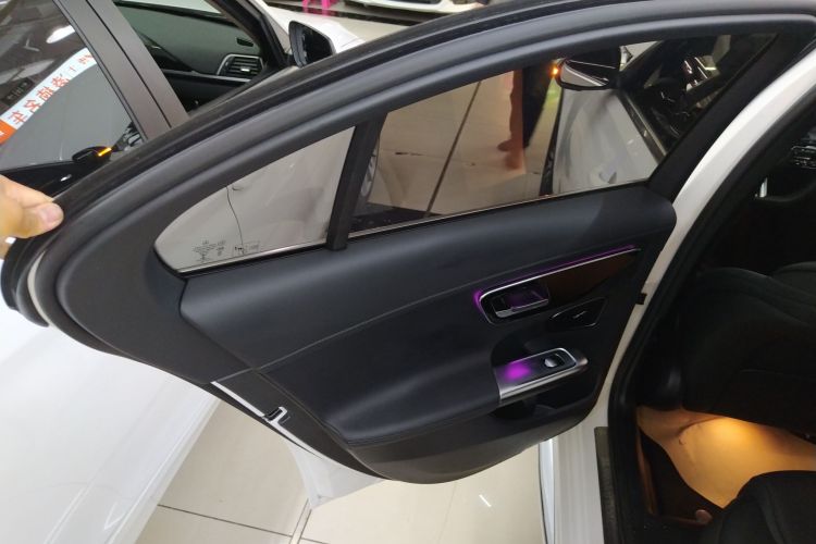 奔驰C级 2023款 C 200 L 运动版中控内饰7008