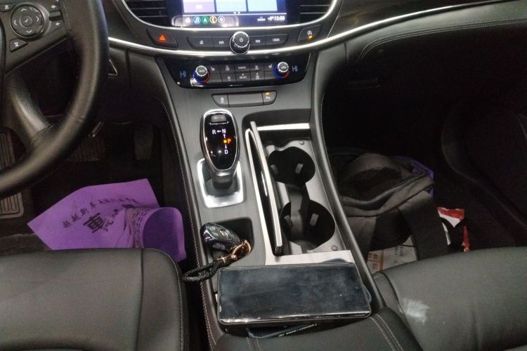 别克 君越 2022款 552T 豪华型局部细节18