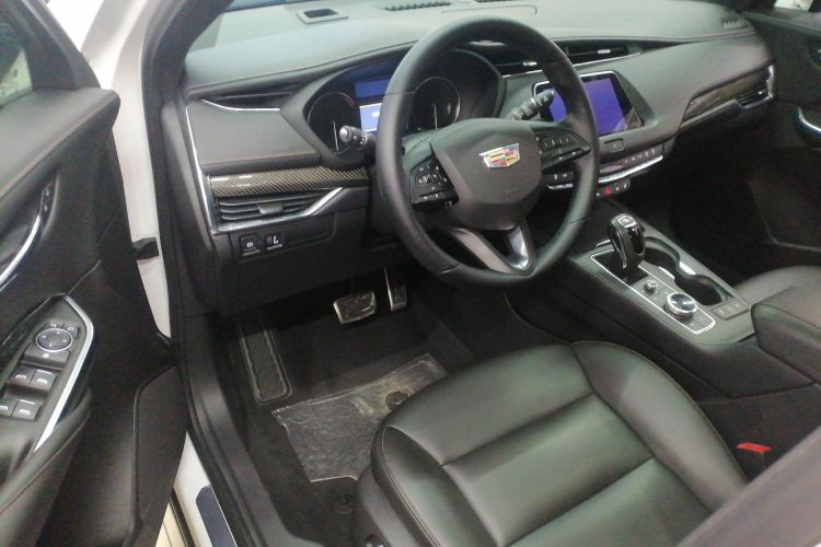 凯迪拉克XT4 2018款 28T 四驱领先运动型中控内饰13