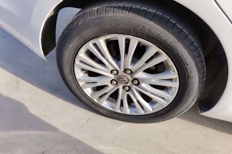 别克 英朗 2015款 15N 自动精英型车身外观6008