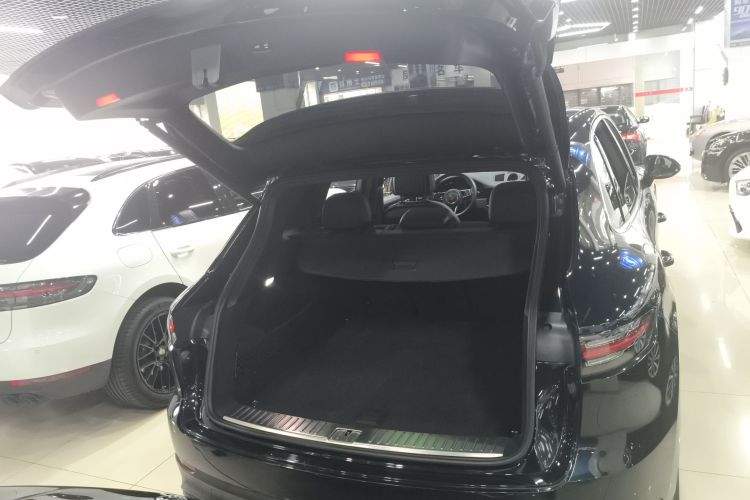 保时捷 2018款 Cayenne 3.0T机舱底盘23