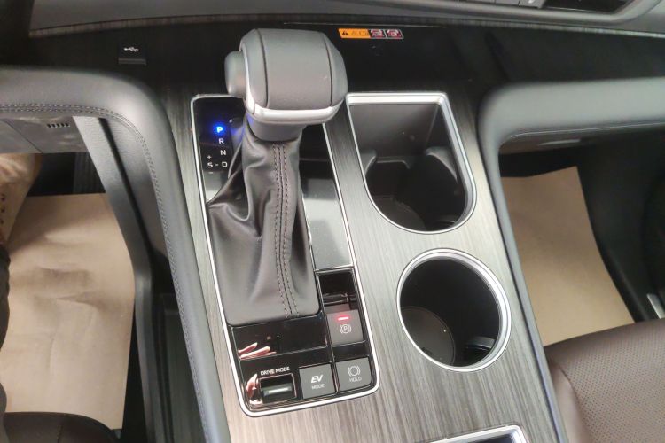 丰田 格瑞维亚 2026款 2.5L混动 尊贵PLUS四驱版中控内饰18