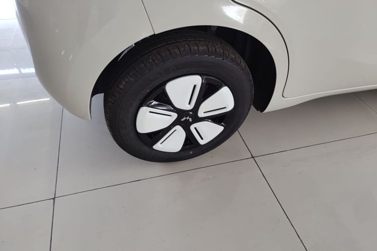 五菱汽车 宏光MINIEV 2025款 四门版 进阶款车身外观6008