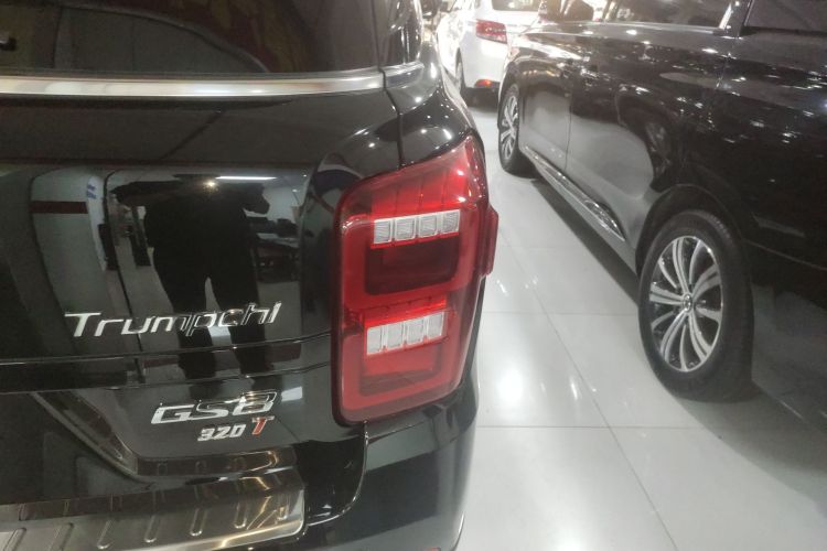 广汽传祺 传祺GS8 2017款 320T 两驱豪华智联版（七座）车身外观6001