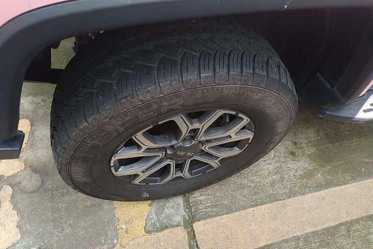 北京BJ40 2023款 2.0T 自动四驱城市猎人版侠客型车身外观6007