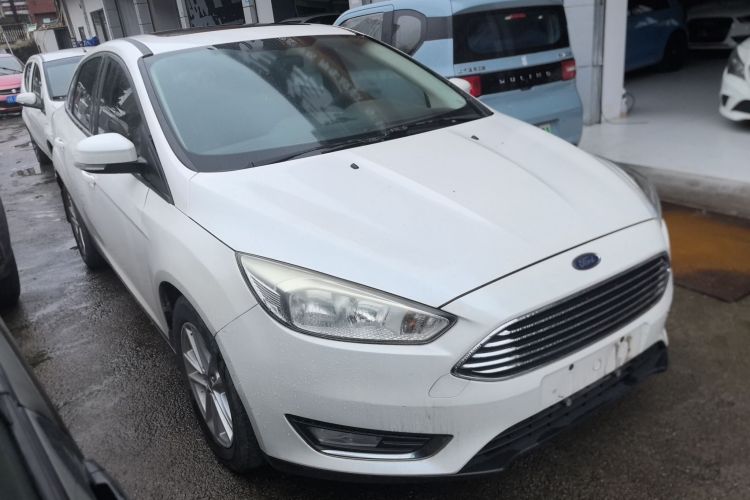 福特 福克斯 2015款 三厢 1.6L 自动风尚型车身外观3