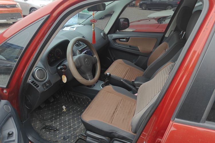 铃木 天语 SX4 2013款 1.6L 手动酷锐型中控内饰19