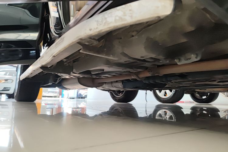 丰田 汉兰达 2018款 2.0T 四驱豪华版 7座 国V局部细节9001