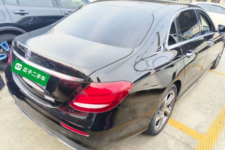 奔驰E级 2018款 改款 E 300 L 运动时尚型车身外观7