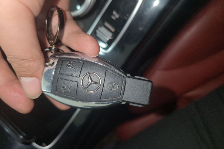 奔驰C级 2016款 C 200 运动版中控内饰7001