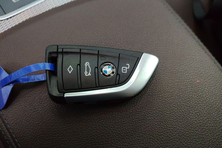 宝马3系 2021款 325Li M运动曜夜套装中控内饰11