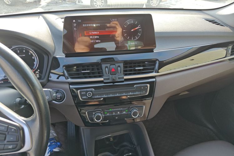 宝马X1 2021款 sDrive20Li 时尚型中控内饰16