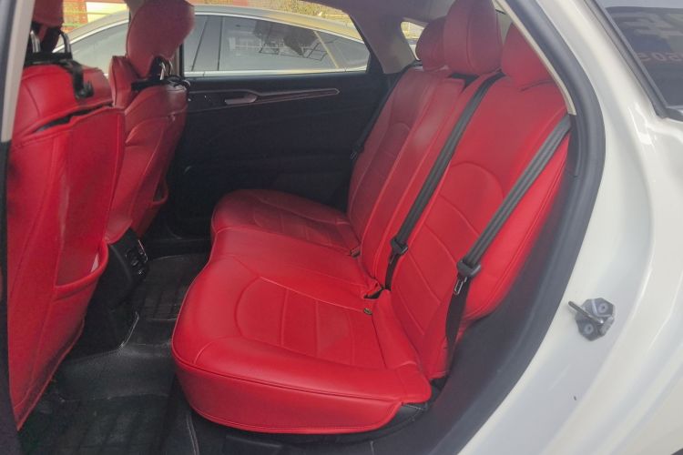 福特 蒙迪欧 2017款 改款 EcoBoost 180 豪华型中控内饰21