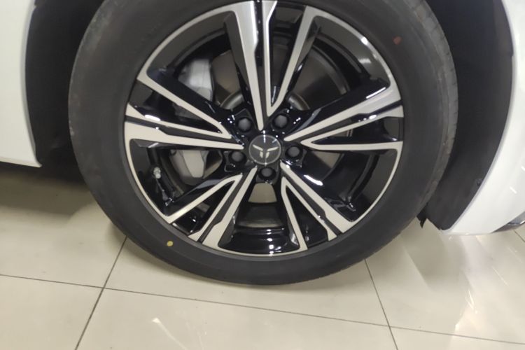 红旗EH7 2024款 690 Pro车身外观10