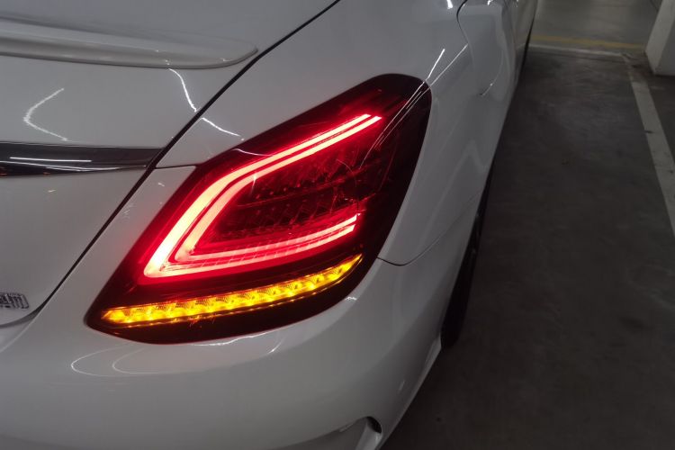 奔驰C级 2021款 C 260 星耀臻藏版车身外观9