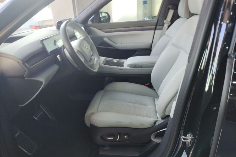 蔚来ES8 2023款 100kWh中控内饰19