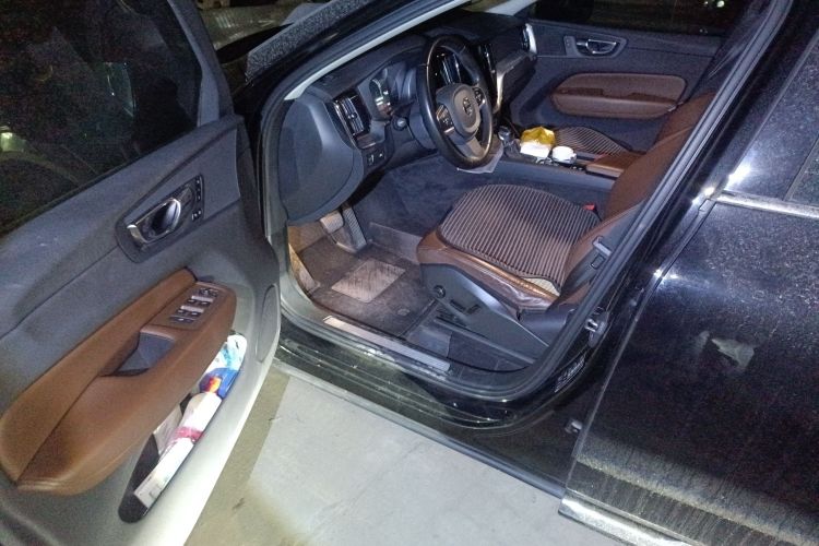 沃尔沃XC60 2019款 T5 四驱智逸版 国VI中控内饰20