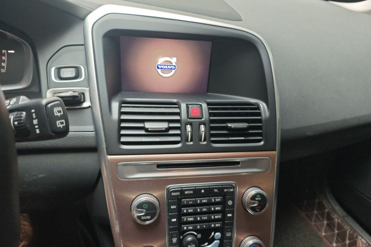 沃尔沃XC60 2017款 T5 智行升级版中控内饰16