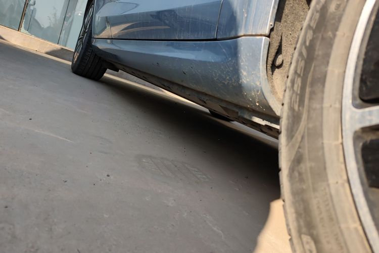 鸿蒙智行 问界M5 2022款 纯电四驱性能版局部细节9001